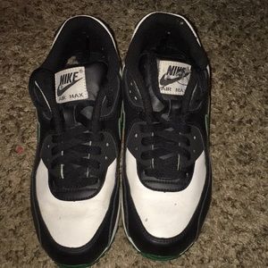 Air maxes size 6